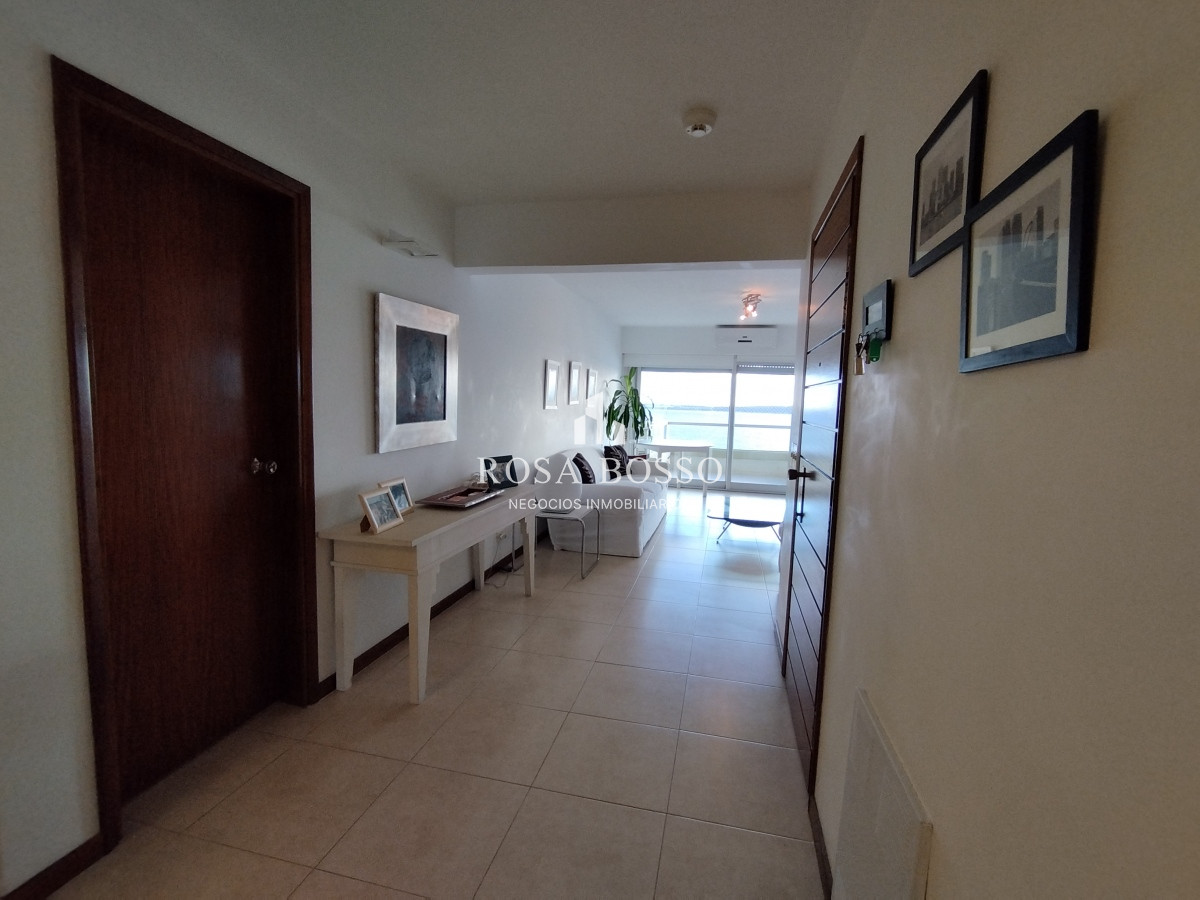 Apartamento ID.9408 - Apartamento en venta frente a playa mansa