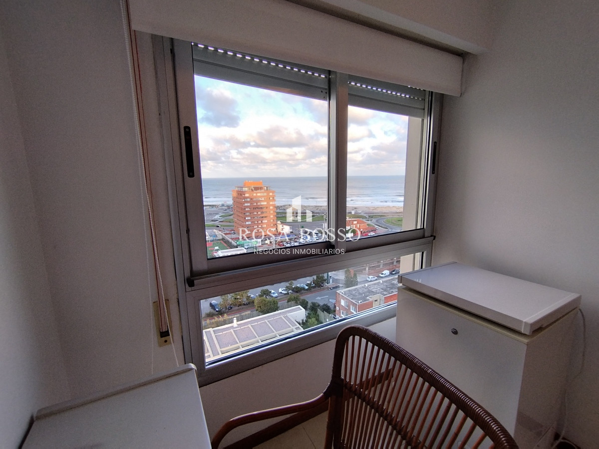 Apartamento ID.9408 - Apartamento en venta frente a playa mansa