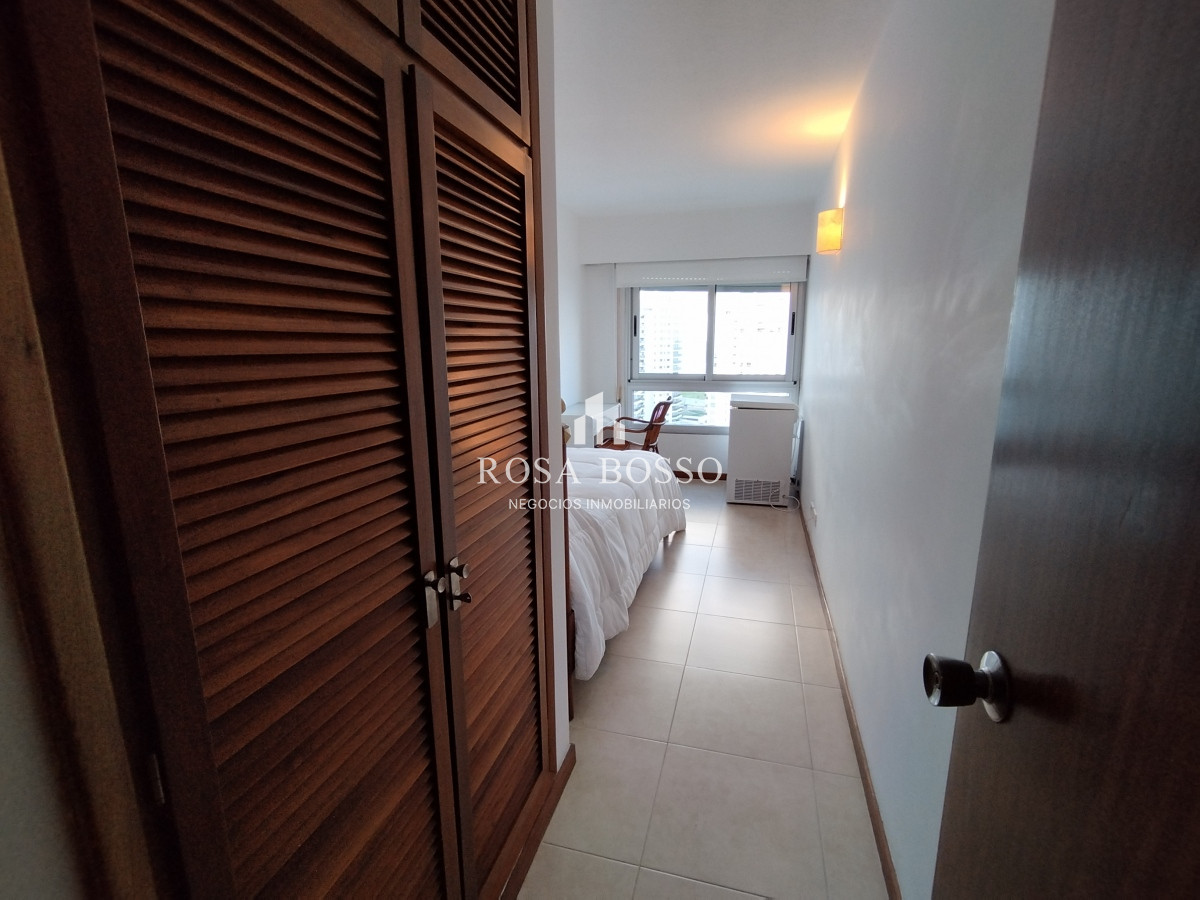 Apartamento ID.9408 - Apartamento en venta frente a playa mansa