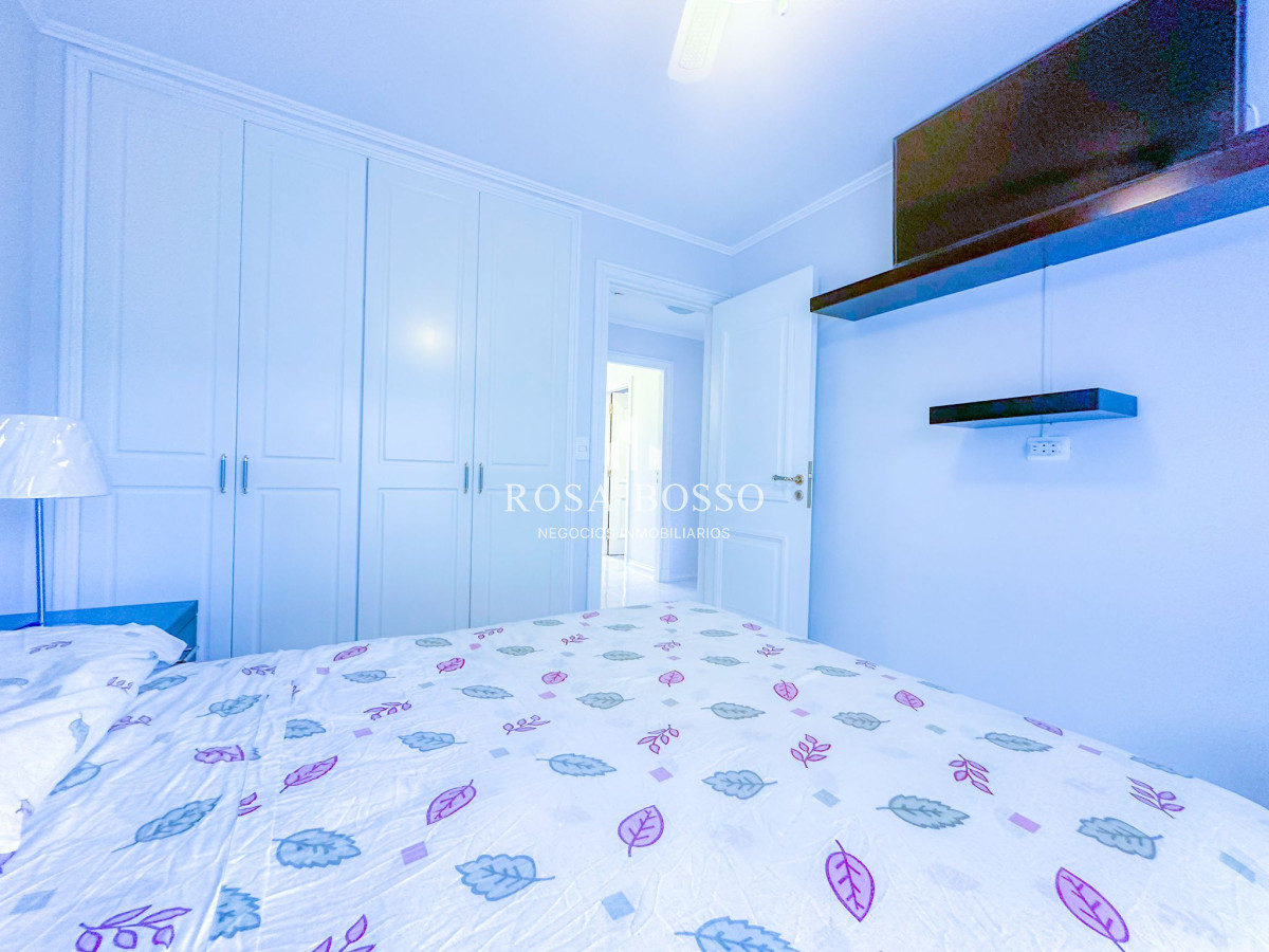Apartamento ID.9438 - Venta de apartamento de tres dormitorios en Coral Tower, Punta del Este.