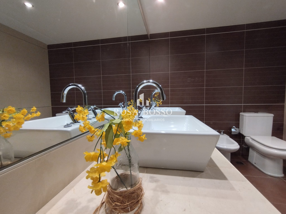 Apartamento ID.8421 -  Apartamento en venta en playa brava de Punta del Este