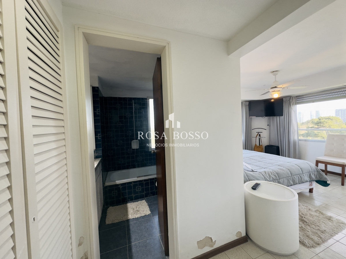 Apartamento ID.9791 - Venta de Apartamento de 2 dormitorios Roosevelt Punta del Este