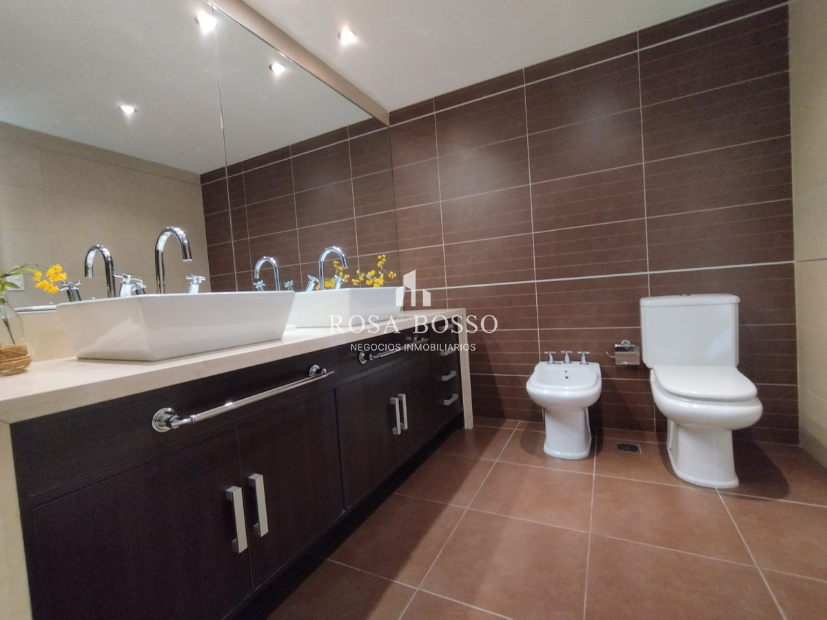 Apartamento ID.8421 -  Apartamento en venta en playa brava de Punta del Este