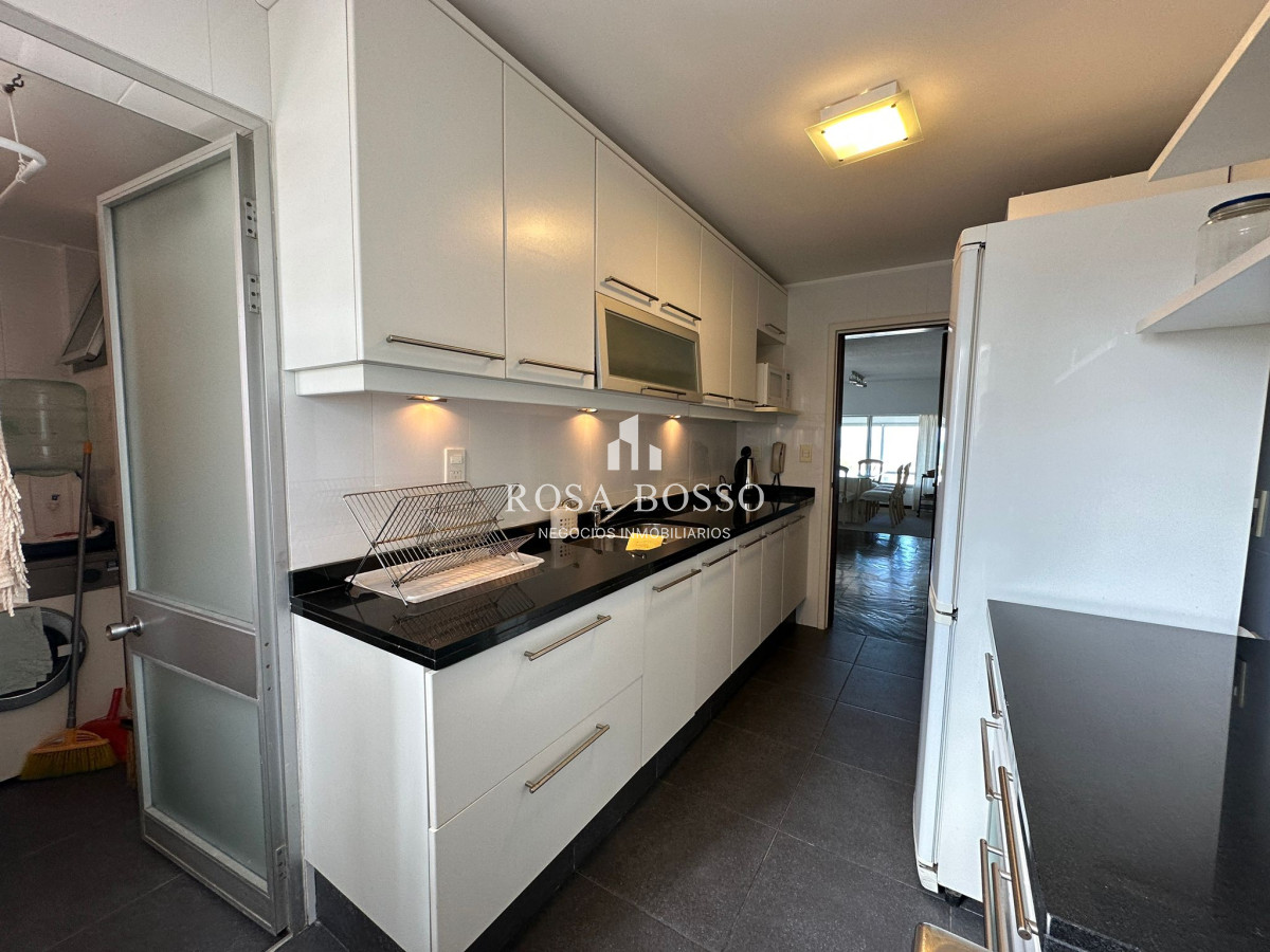 Apartamento ID.9390 - Apartamento Venta Primera Línea 2 dormitorios Brava Punta del Este