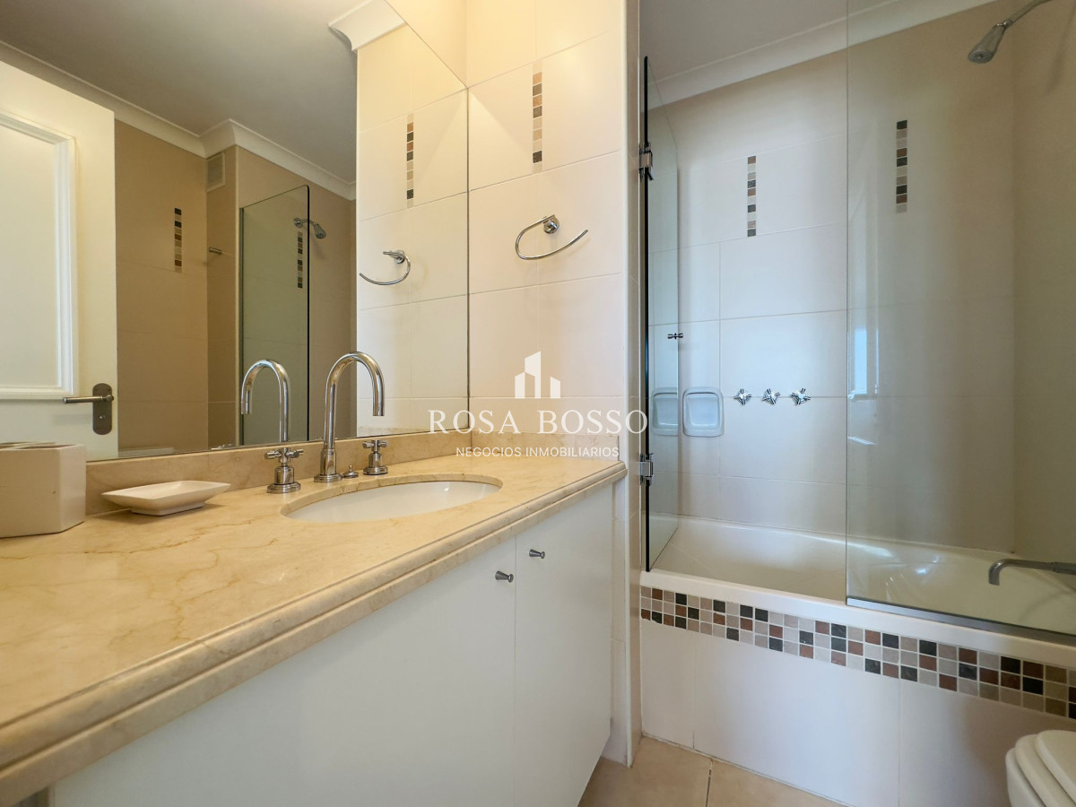 Apartamento ID.7249 - Venta y alquiler de apartamento de dos dormitorios en Punta del Este