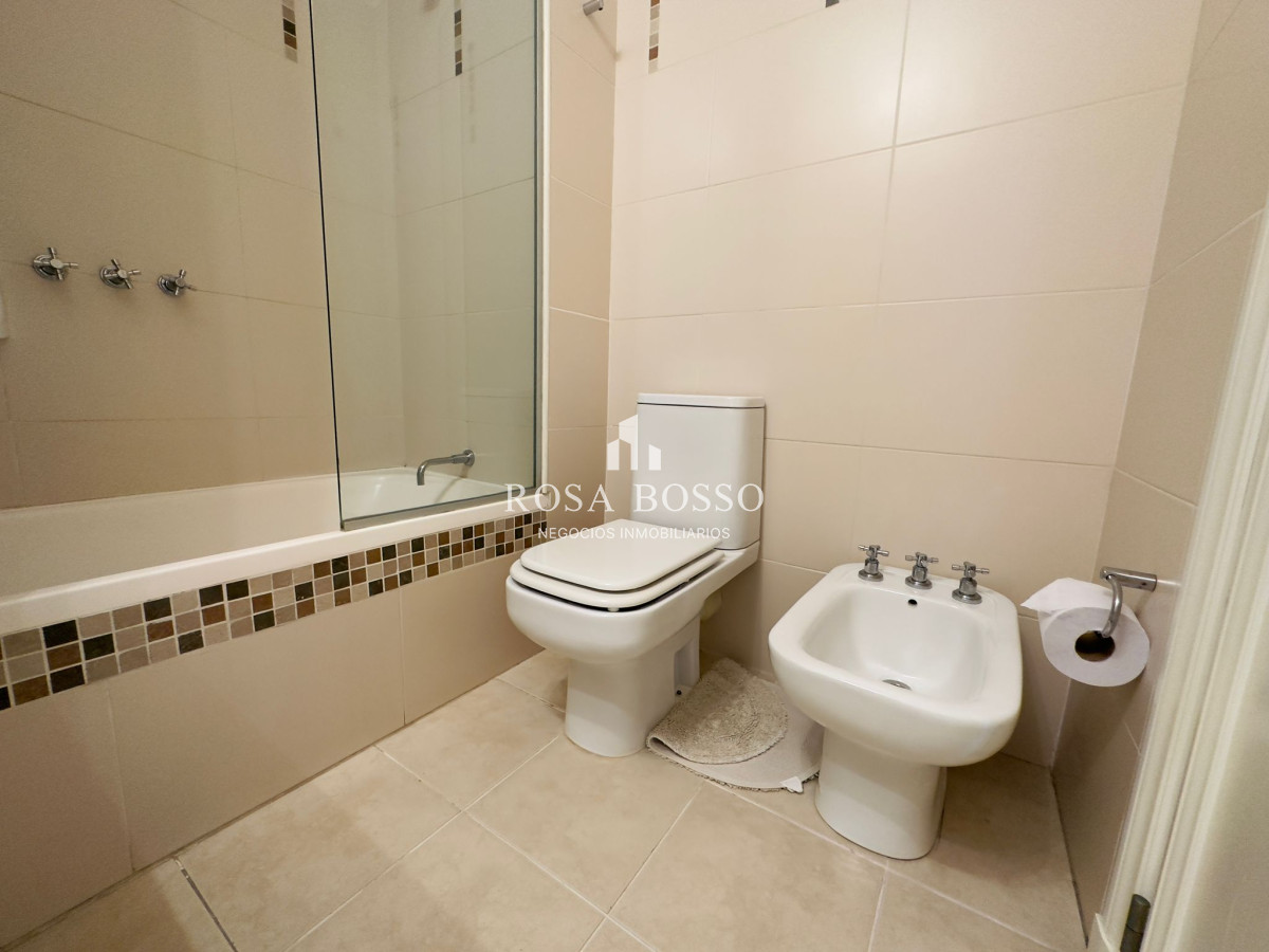 Apartamento ID.7249 - Venta y alquiler de apartamento de dos dormitorios en Punta del Este