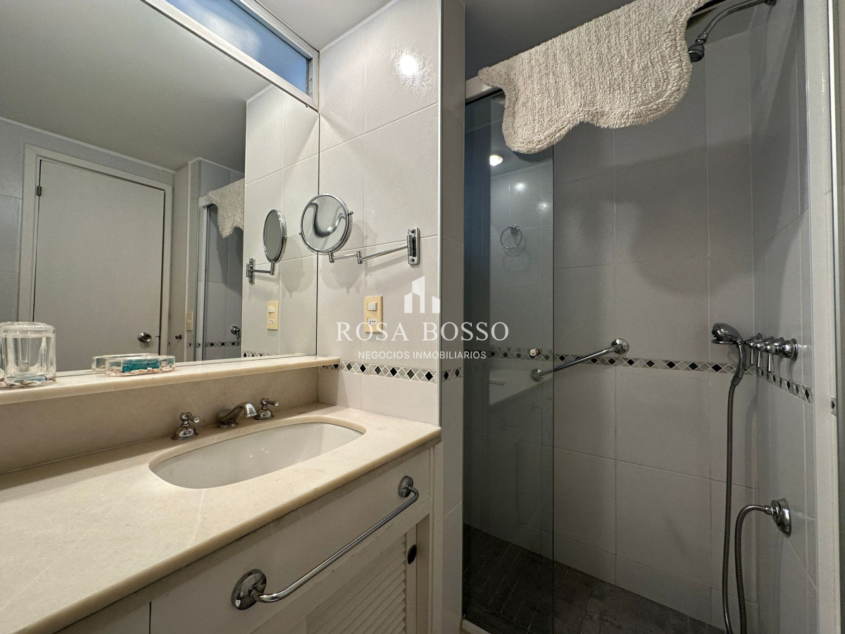 Apartamento ID.9390 - Apartamento Venta Primera Línea 2 dormitorios Brava Punta del Este