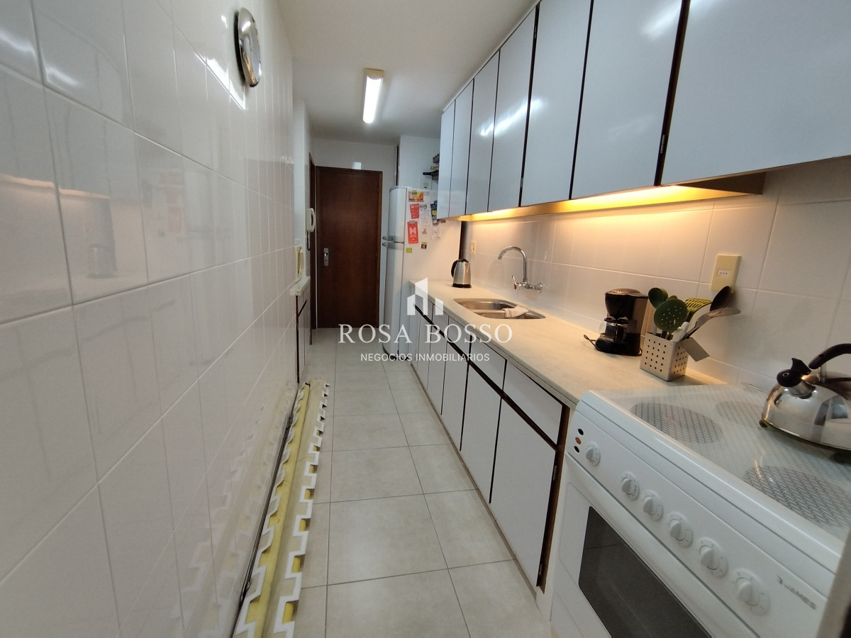 Apartamento ID.9408 - Apartamento en venta frente a playa mansa