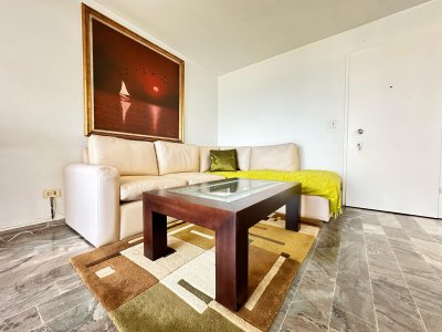 Apartamento de 3 dormitorios en venta en Punta del Este