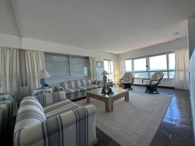 Apartamento Venta Primera Línea 2 dormitorios Brava Punta del Este
