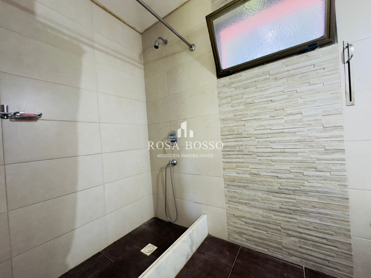 Apartamento ID.9100 - Casa en Venta, 5 dormitorios, 50 metros de la playa.