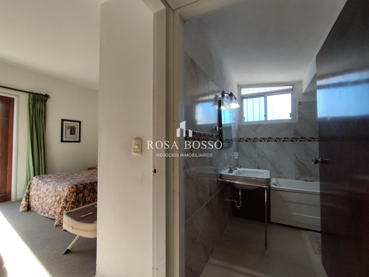 Apartamento ID.8857 - Venta y alquiler de casa en playa mansa Punta del Esate de 4 dormitorios 