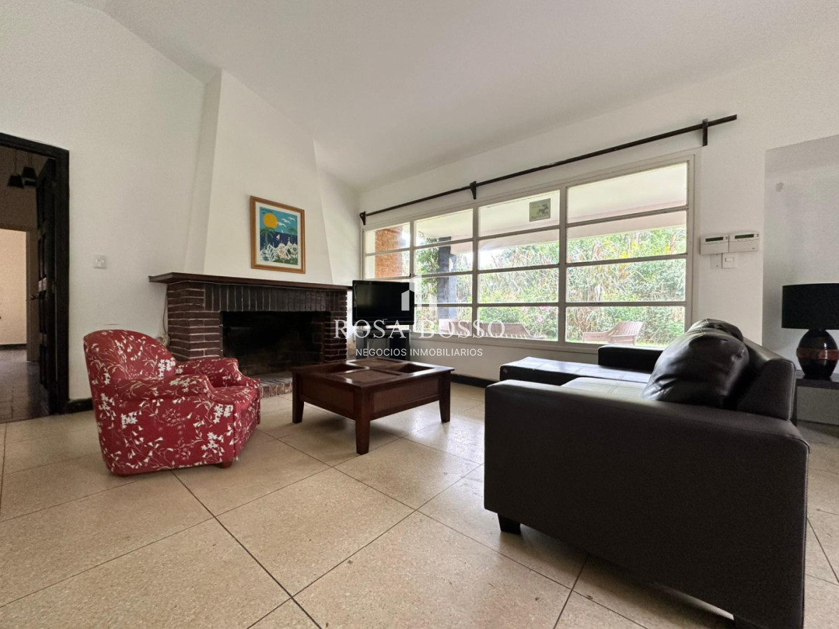 Apartamento ID.9871 - Casa de 3 dormitorios en venta en Cantegril