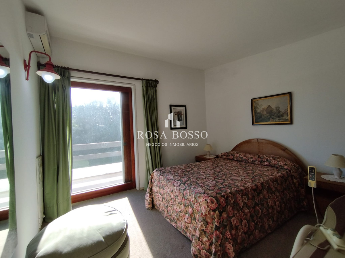Apartamento ID.8857 - Venta y alquiler de casa en playa mansa Punta del Esate de 4 dormitorios 