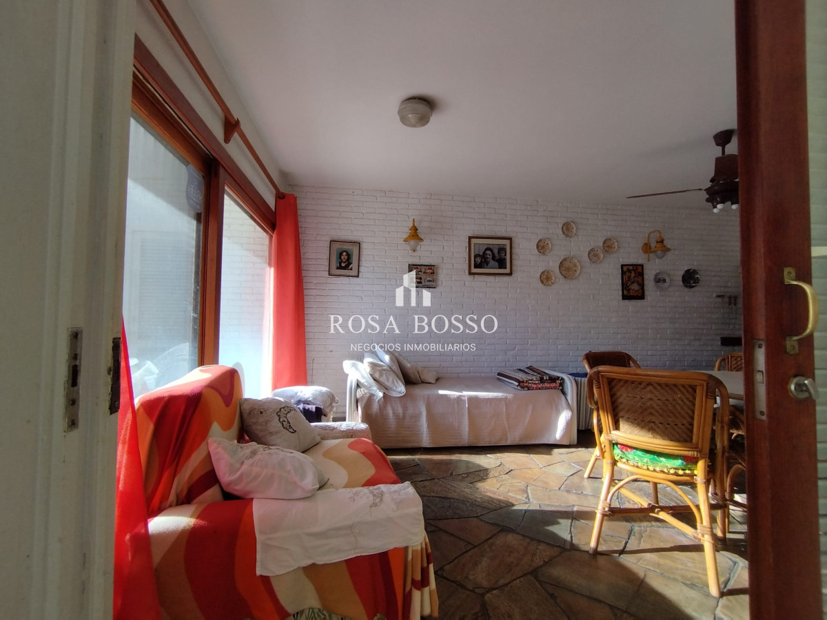 Apartamento ID.8857 - Venta y alquiler de casa en playa mansa Punta del Esate de 4 dormitorios 