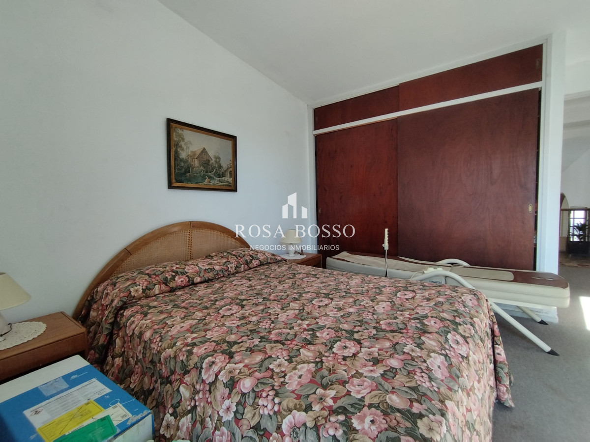 Apartamento ID.8857 - Venta y alquiler de casa en playa mansa Punta del Esate de 4 dormitorios 