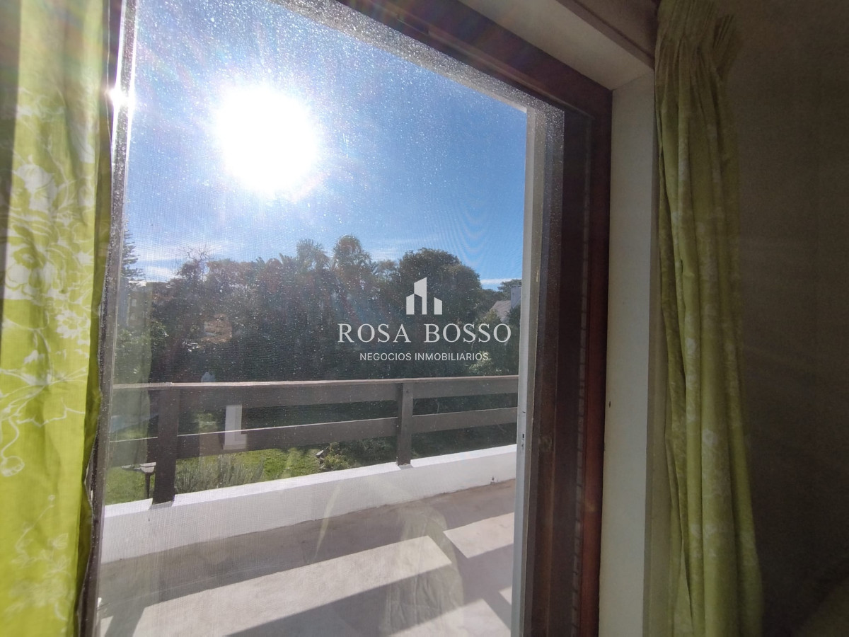 Apartamento ID.8857 - Venta y alquiler de casa en playa mansa Punta del Esate de 4 dormitorios 