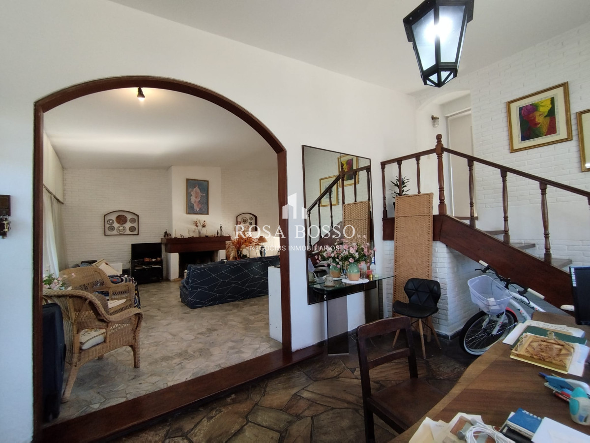 Apartamento ID.8857 - Venta y alquiler de casa en playa mansa Punta del Esate de 4 dormitorios 