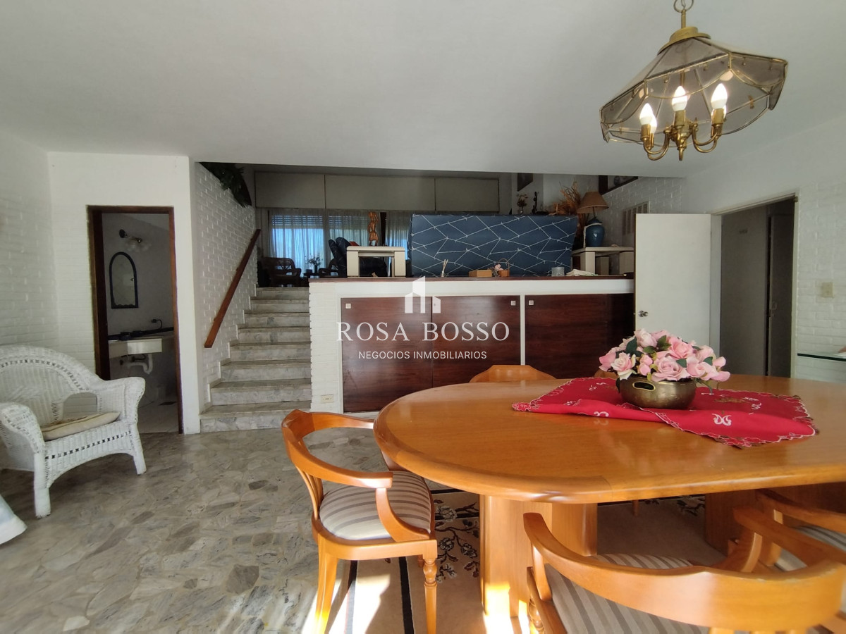 Apartamento ID.8857 - Venta y alquiler de casa en playa mansa Punta del Esate de 4 dormitorios 