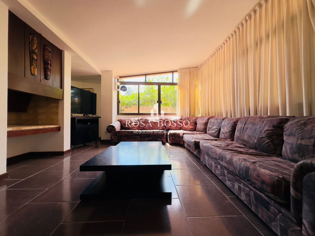 Apartamento ID.9100 - Casa en Venta, 5 dormitorios, 50 metros de la playa.