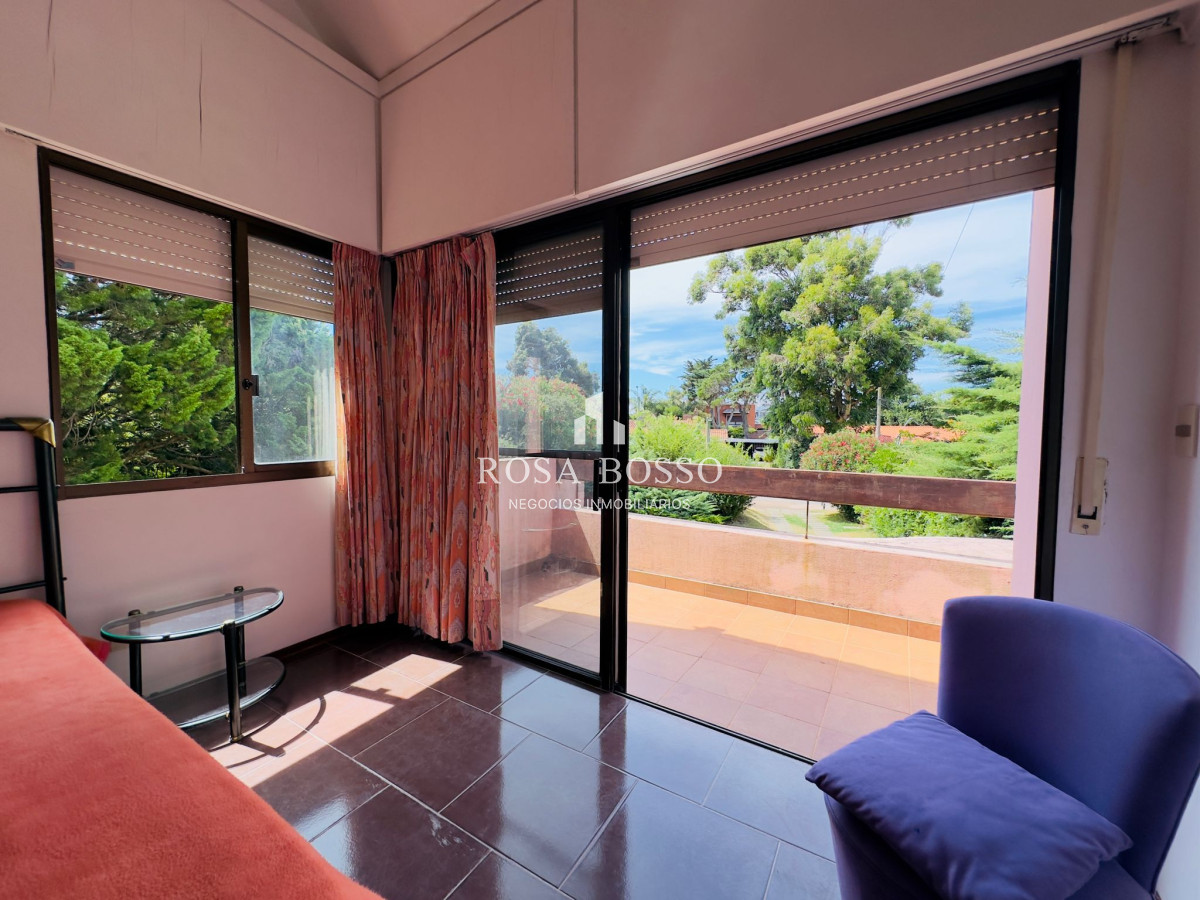 Apartamento ID.9100 - Casa en Venta, 5 dormitorios, 50 metros de la playa.
