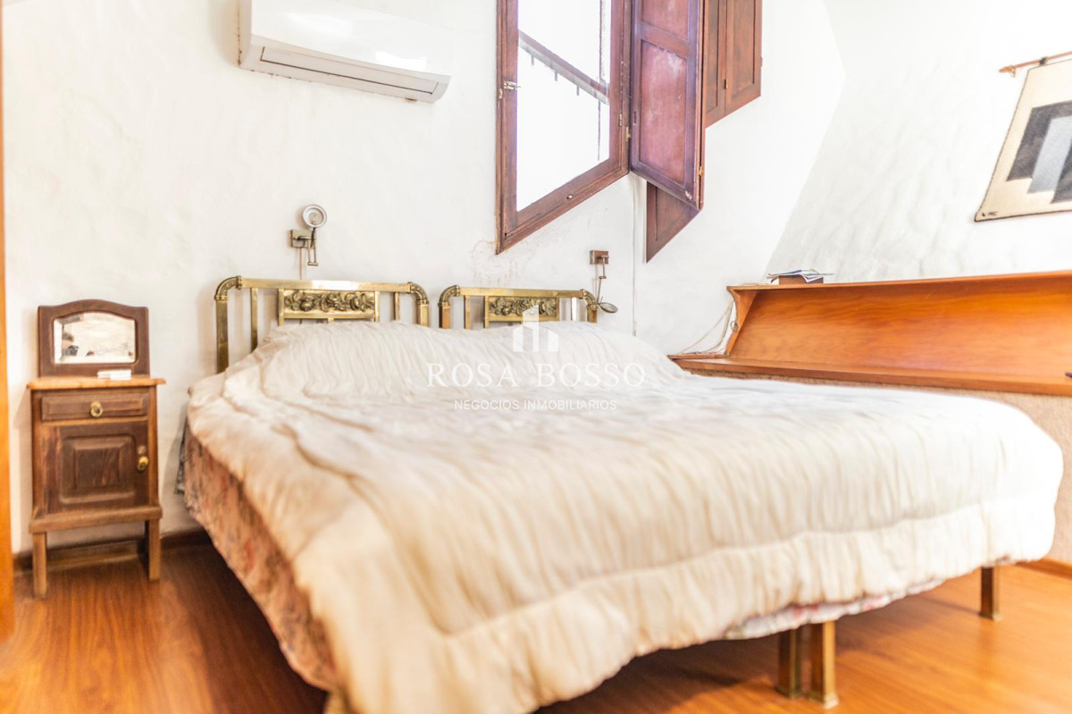 Casa ID.9099 - Casa en venta de 6 dormitorios, playa mansa, Punta del este.