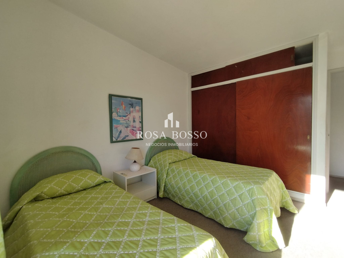 Apartamento ID.8857 - Venta y alquiler de casa en playa mansa Punta del Esate de 4 dormitorios 