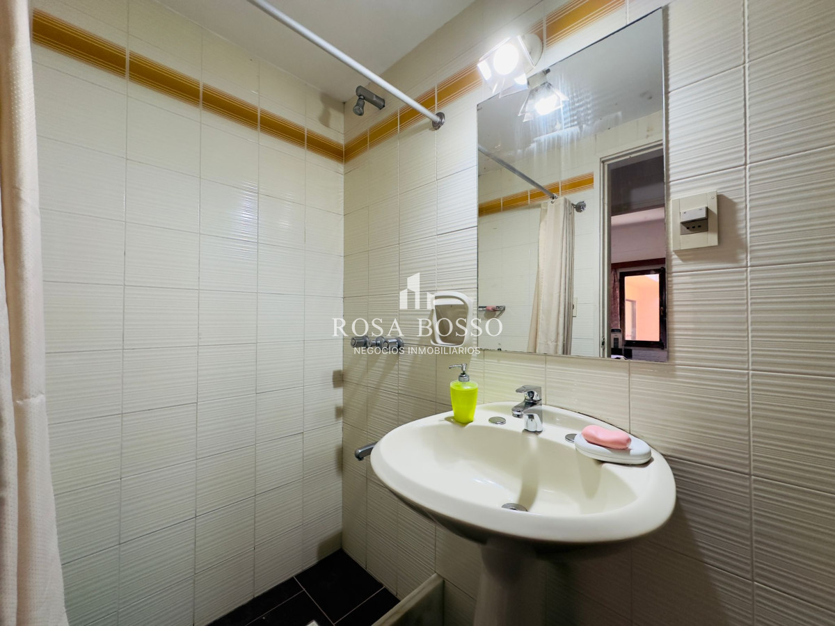 Apartamento ID.9100 - Casa en Venta, 5 dormitorios, 50 metros de la playa.