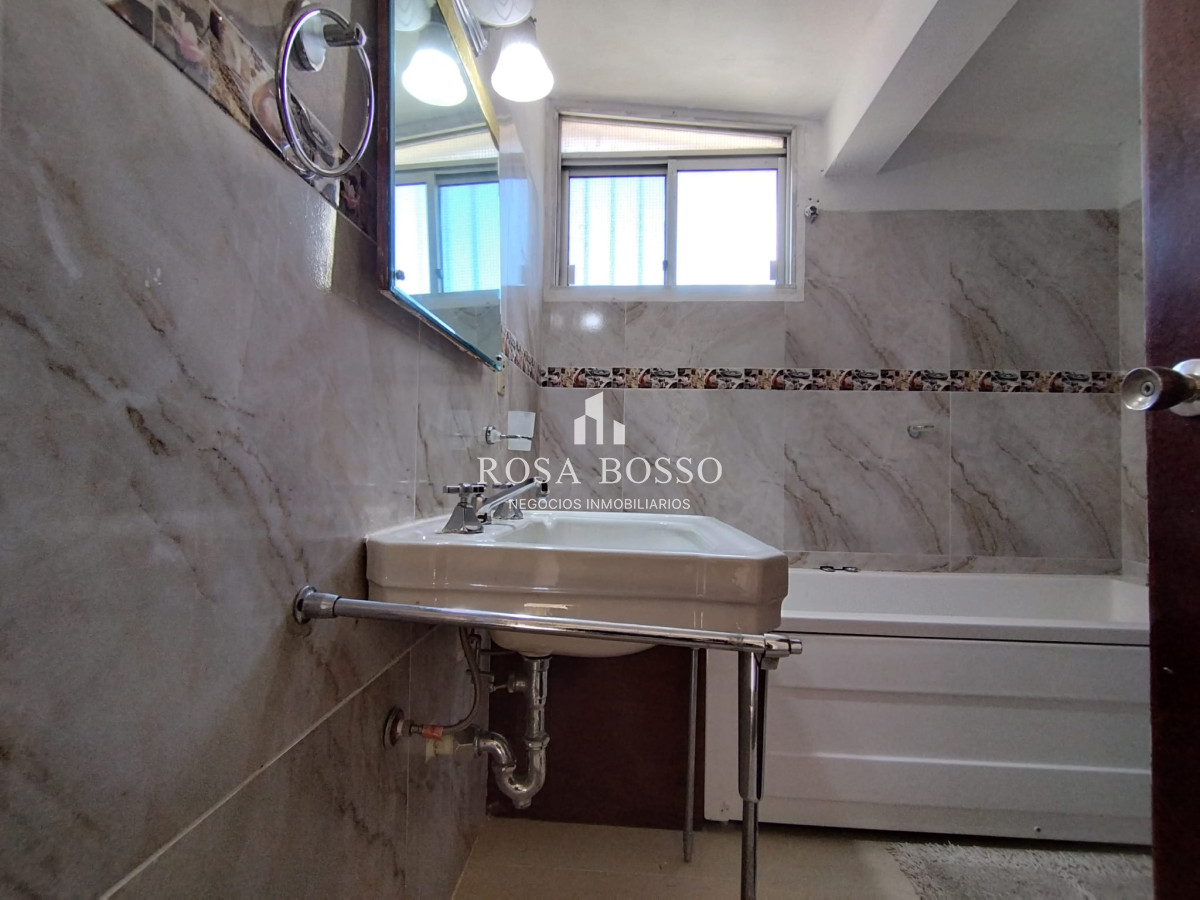 Apartamento ID.8857 - Venta y alquiler de casa en playa mansa Punta del Esate de 4 dormitorios 