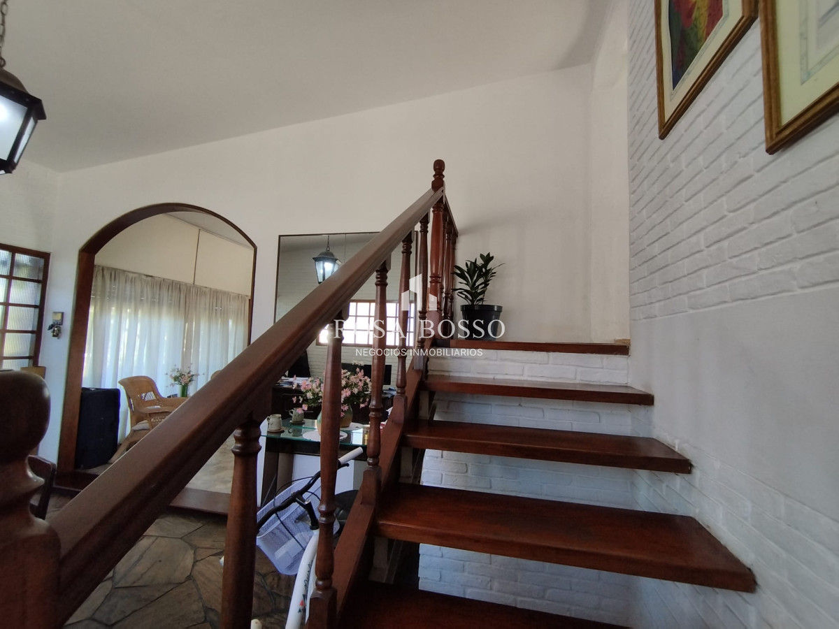 Apartamento ID.8857 - Venta y alquiler de casa en playa mansa Punta del Esate de 4 dormitorios 
