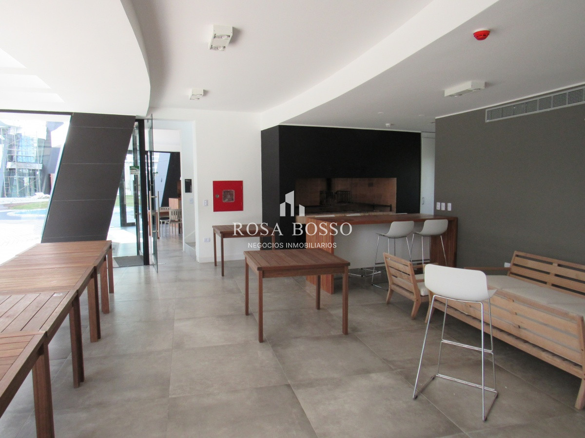 Apartamento ID.8420 - Apartamento en VENTA, 3 dormitorios, 3 suites, moderno, punta del este.