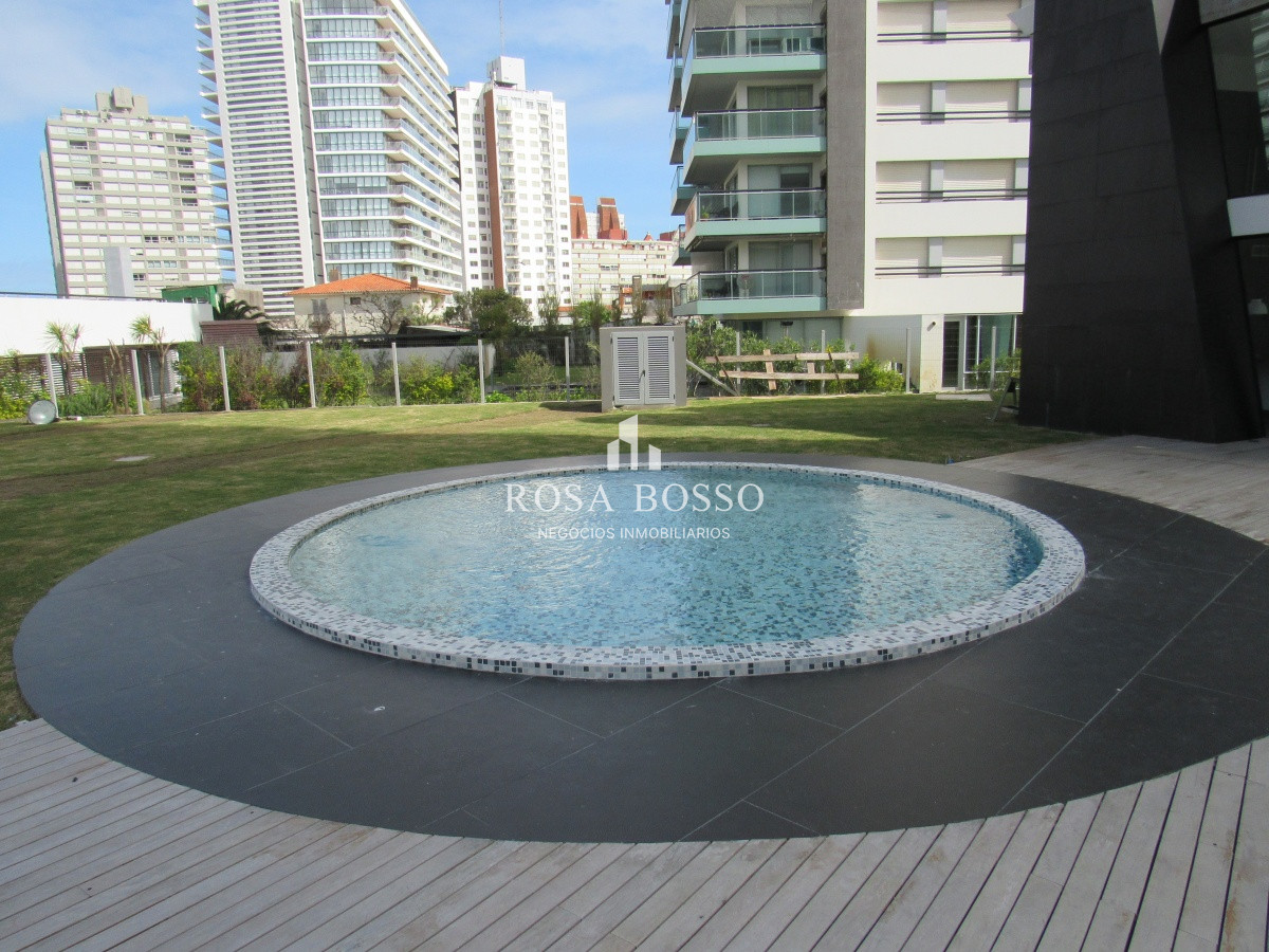 Apartamento ID.8420 - Apartamento en VENTA, 3 dormitorios, 3 suites, moderno, punta del este.