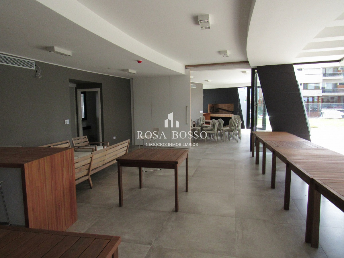 Apartamento ID.8420 - Apartamento en VENTA, 3 dormitorios, 3 suites, moderno, punta del este.