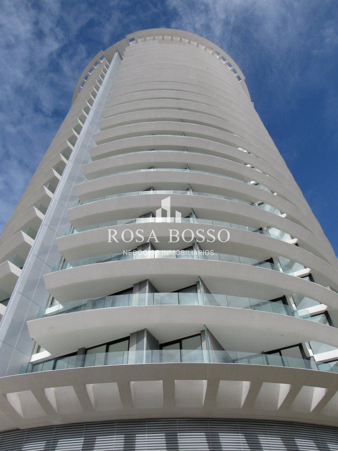 Apartamento ID.8420 - Apartamento en VENTA, 3 dormitorios, 3 suites, moderno, punta del este.