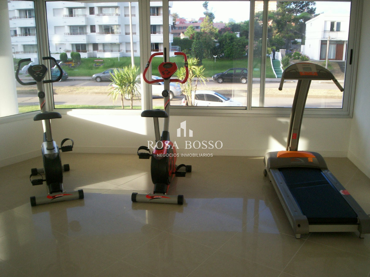 Apartamento ID.7249 - Venta y alquiler de apartamento de dos dormitorios en Punta del Este