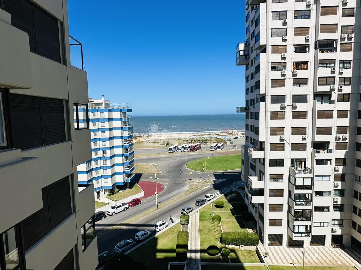 Apartamento ID.2555/Apartamento-frente-al-Mar-en-Playa-Brava-de-3-dormitorios- - Apartamento frente al Mar en Playa Brava de 3 dormitorios 