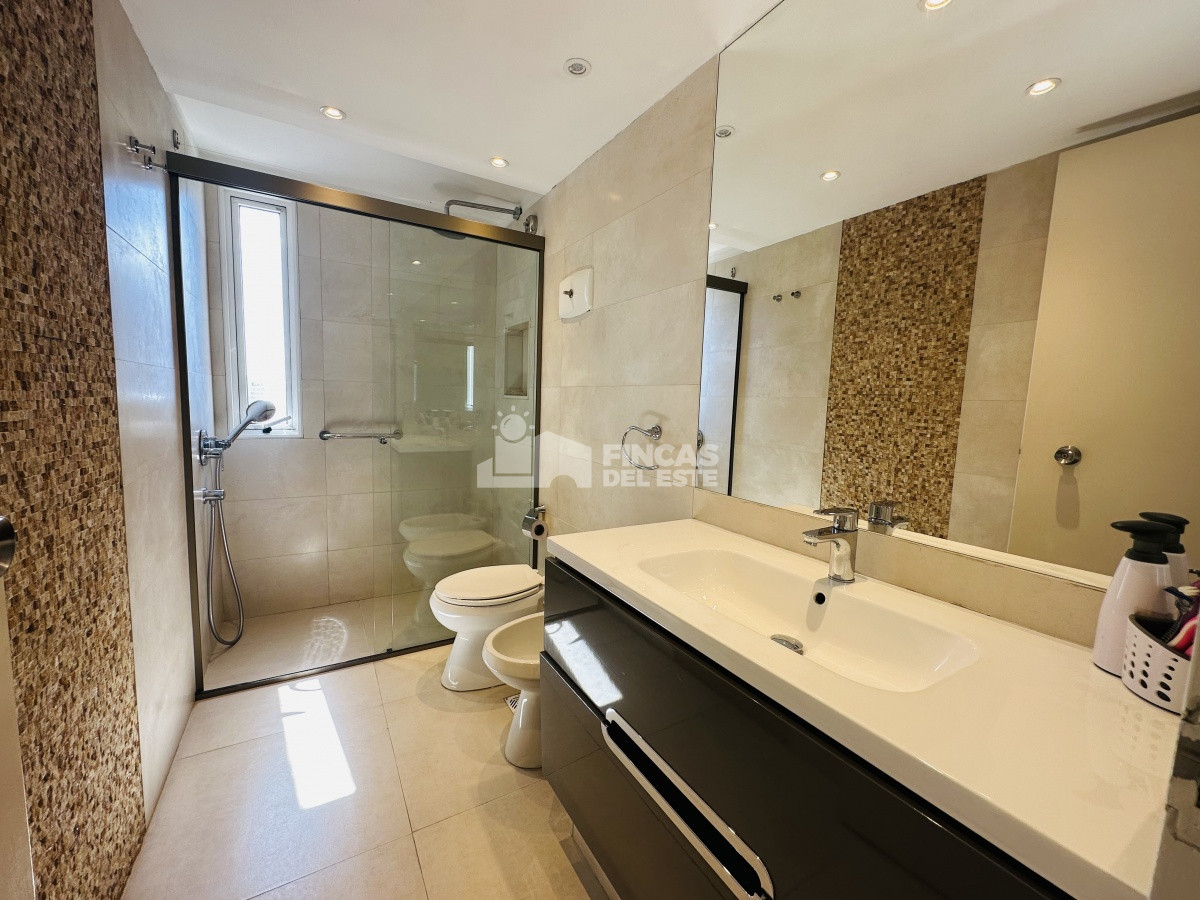 Apartamento ID.2555/Apartamento-frente-al-Mar-en-Playa-Brava-de-3-dormitorios- - Apartamento frente al Mar en Playa Brava de 3 dormitorios 