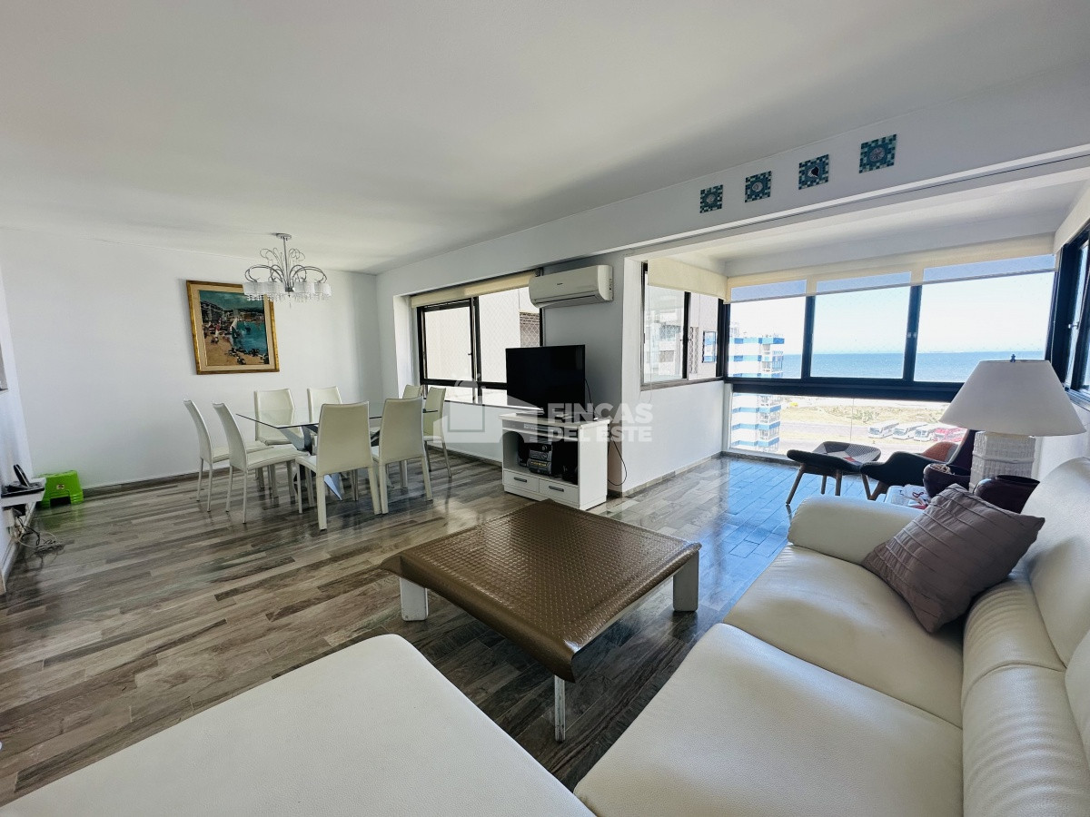 Apartamento ID.2555/Apartamento-frente-al-Mar-en-Playa-Brava-de-3-dormitorios- - Apartamento frente al Mar en Playa Brava de 3 dormitorios 