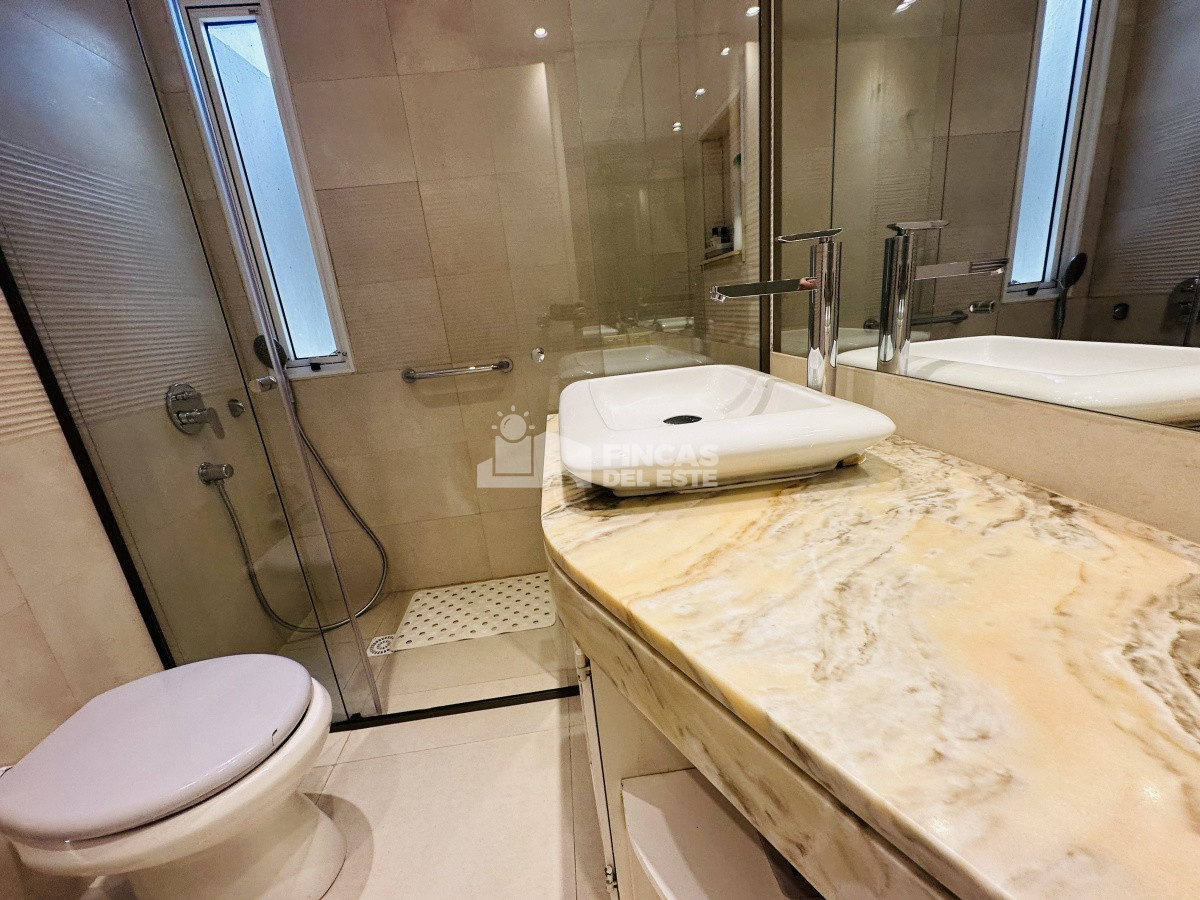 Apartamento ID.2555/Apartamento-frente-al-Mar-en-Playa-Brava-de-3-dormitorios- - Apartamento frente al Mar en Playa Brava de 3 dormitorios 