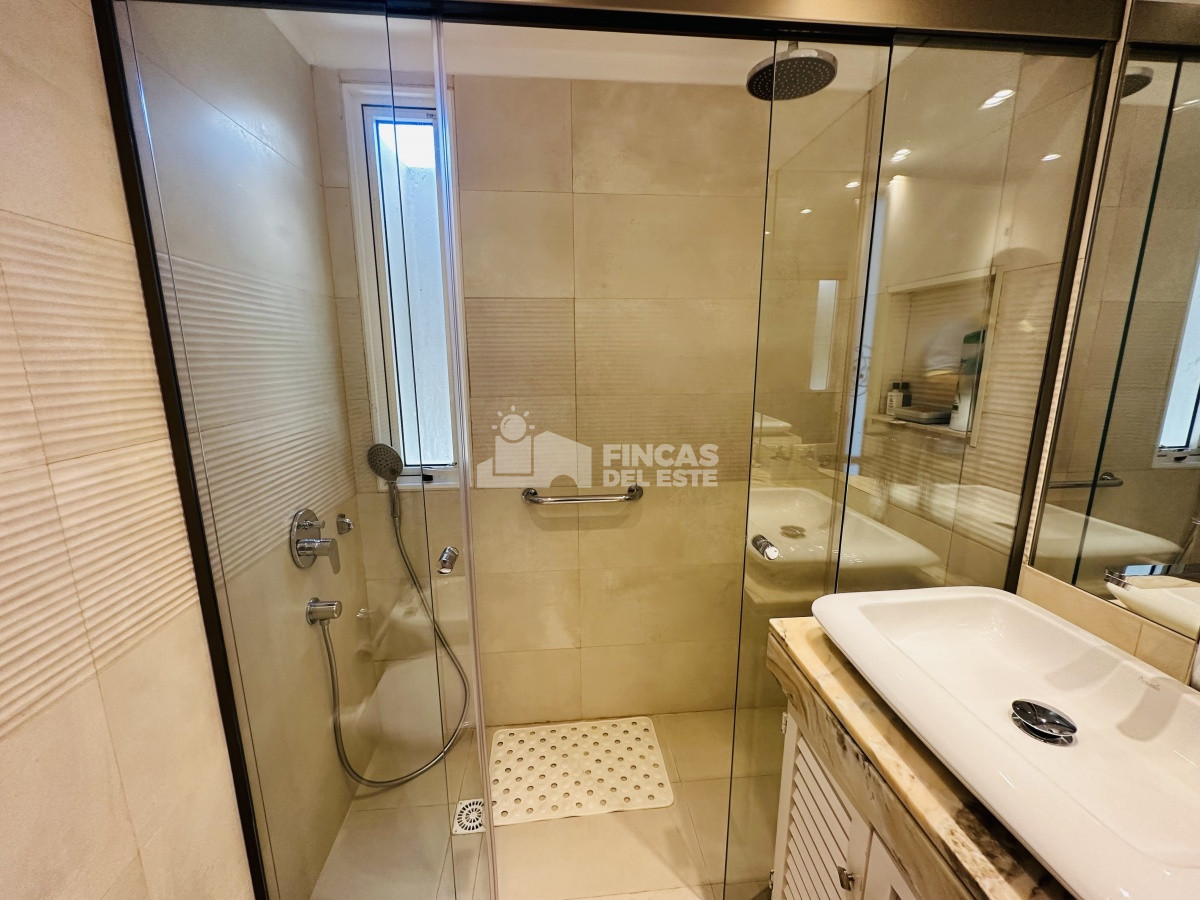 Apartamento ID.2555/Apartamento-frente-al-Mar-en-Playa-Brava-de-3-dormitorios- - Apartamento frente al Mar en Playa Brava de 3 dormitorios 