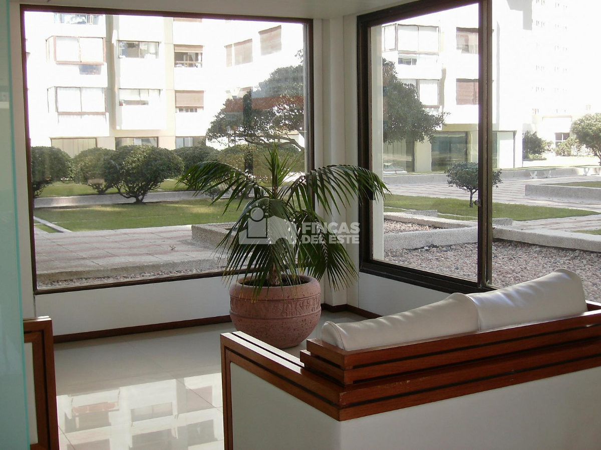 Apartamento ID.2555/Apartamento-frente-al-Mar-en-Playa-Brava-de-3-dormitorios- - Apartamento frente al Mar en Playa Brava de 3 dormitorios 