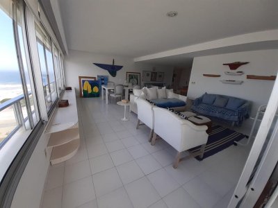 Apartamento en venta de 3 dormitorios en Tiburón II, Punta del Este.