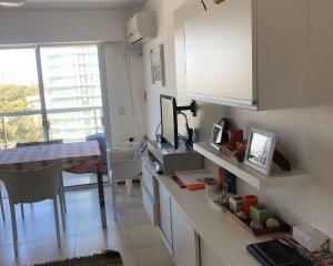 Venta de apartamento de 2 dormitorios en Punta del Este.