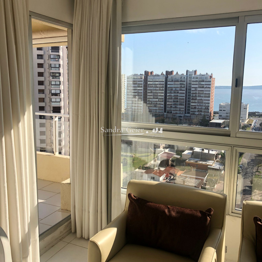 Apartamento ID.2083 - Venta de apartamento de 3 dormitorios en Punta del Este