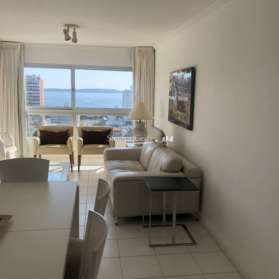 Apartamento ID.2083 - Venta de apartamento de 3 dormitorios en Punta del Este