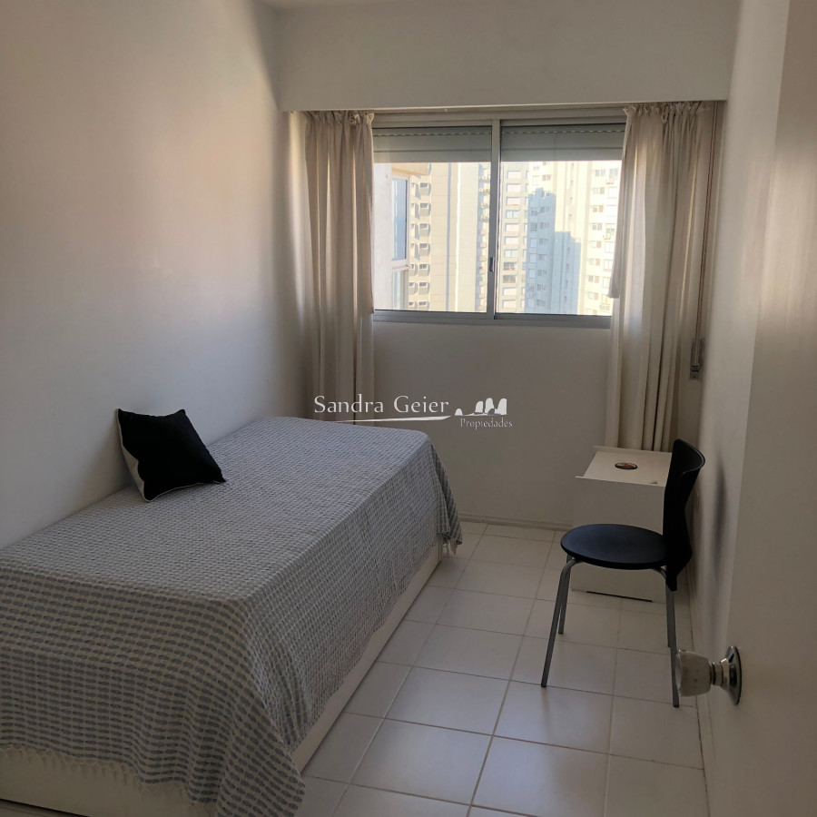 Apartamento ID.2083 - Venta de apartamento de 3 dormitorios en Punta del Este