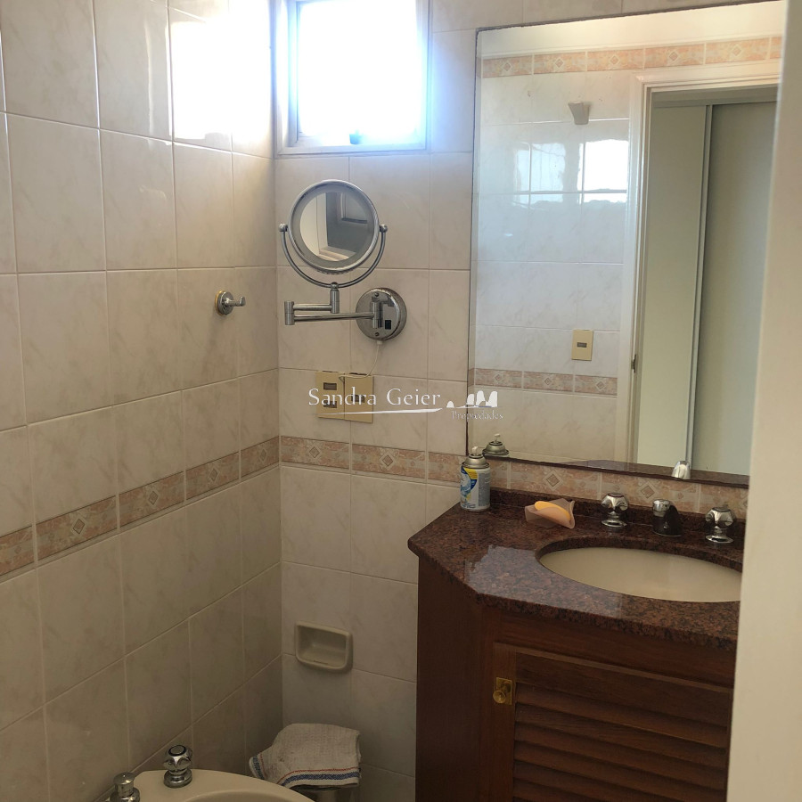 Apartamento ID.2083 - Venta de apartamento de 3 dormitorios en Punta del Este