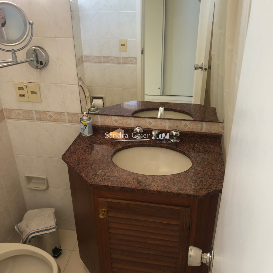 Apartamento ID.2083 - Venta de apartamento de 3 dormitorios en Punta del Este