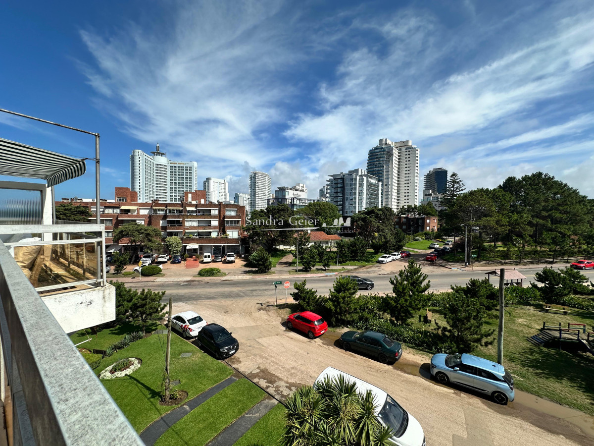 Apartamento ID.3216 - VENTA AIDY GRILL 20 METROS DE CHIVERTA  PUNTA DEL ESTE