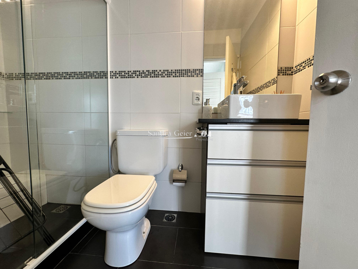 Apartamento ID.3216 - VENTA AIDY GRILL 20 METROS DE CHIVERTA  PUNTA DEL ESTE